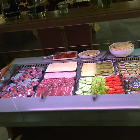 Emei Hotel Máribor