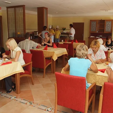Emei Hotel Máribor